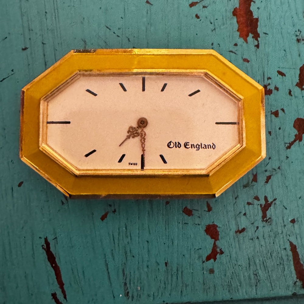 Yellow and Gold Tone Vintage Old England Write Watch